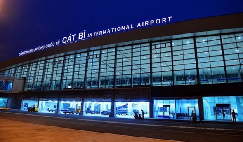 Cảng hàng không quốc tế Cát Bi chính thức mở cửa tiếp nhận hành khách các chuyến bay thương mại nội địa về Cảng Hàng không quốc tế Cát Bi sau thời gian dài đóng cửa bởi dịch COVID-19.
