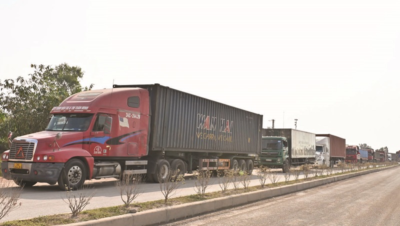 Hoạt động xuất nhập khẩu (XNK) hàng hóa qua các cửa khẩu, lối mở trên địa bàn Quảng Ninh thời gian gần đây gặp không ít khó khăn.