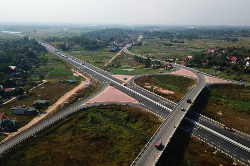 Cao tốc Hạ Long - Hải Phòng hoàn thành năm 2018 đã trở thành trục cao tốc quan trọng của Quảng Ninh kết nối với Thủ đô Hà Nội và các tỉnh, thành phố phía Bắc