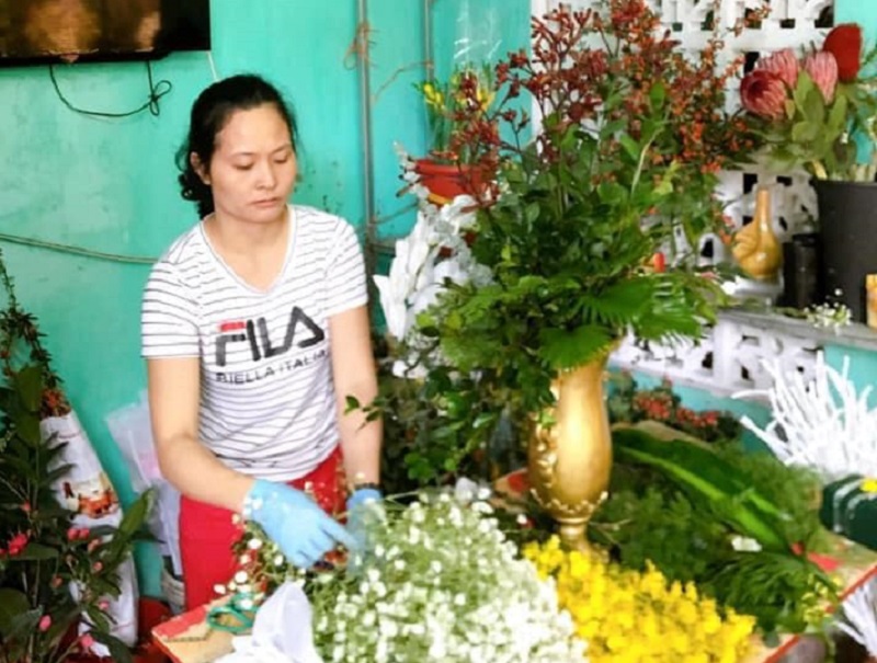 Khi bắt đầu khởi nghiệp chị Vũ Bích Đào cho biết, đã phải mất rất nhiều thời gian học nghề, nghiên cứu nhu cầu, sở thích của người chơi hoa. Đồng thời cũng đã không ít lần chị phải… bù lỗ do hoa nhập về không bán ngay được.