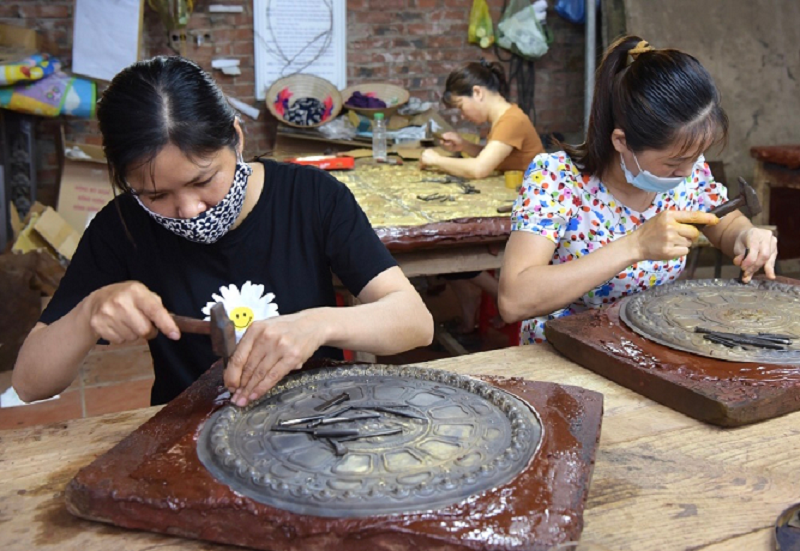 Làng nghề chạm bạc Đồng Xâm - xã Hồng Thái - Kiến Xương trên 600 năm - tạo ra các sản phẩm tinh tế thu hút du khách đến trải nghiệm