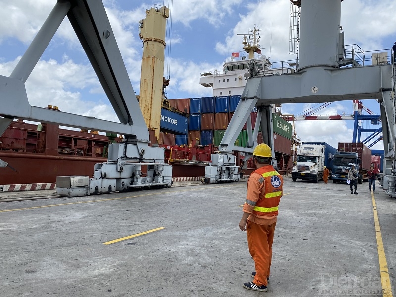 Cảng Hải Phòng là cảng có lưu lượng hàng hóa thông qua lớn nhất ở phía Bắc Việt Nam, có hệ thống thiết bị hiện đại và cơ sở hạ tầng đầy đủ, an toàn, phù hợp với phương thức vận tải, thương mại quốc tế.