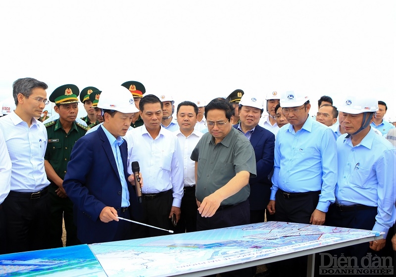 Mới đây Thủ tướng Chính phủ Phạm Minh Chính đã đi kiểm tra tình hình thực hiện tiến độ dự án bến cảng số 3,4 Cảng Hải Phòng