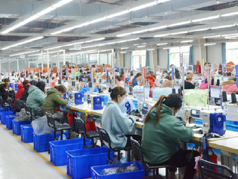 Người lao động làm việc tại Công ty TNHH Dệt may Weitai Hạ Long (Ảnh: Báo Quảng Ninh)