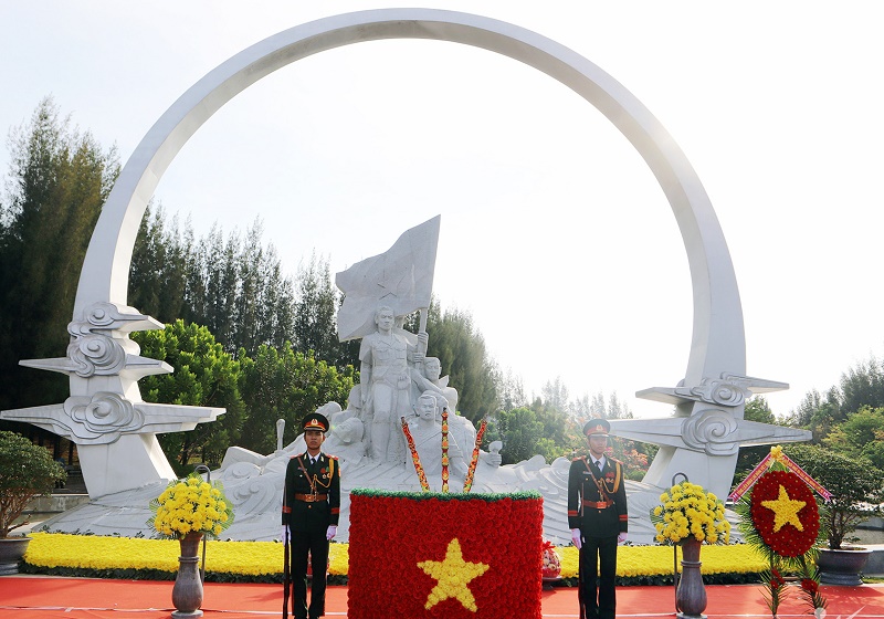 36 năm trước, vào ngày 14/3/1988, trong một cuộc chiến không cân sức, 64 chiến sỹ Hải quân Việt Nam đã vĩnh viễn nằm lại giữa biển sâu để bảo vệ chủ quyền của đất nước tại các bãi đá Gạc Ma, Cô Lin và Len Đao thuộc quần đảo Trường Sa của Việt Nam.