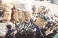 Hàng nghìn container phế liệu đã có… đường ra