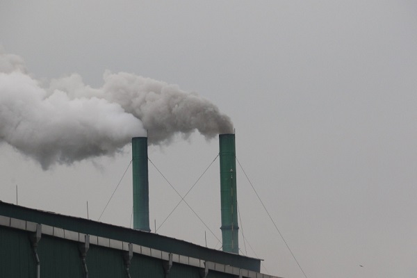 Nhà máy xử lý rác thải Việt Hồng xả khói đen