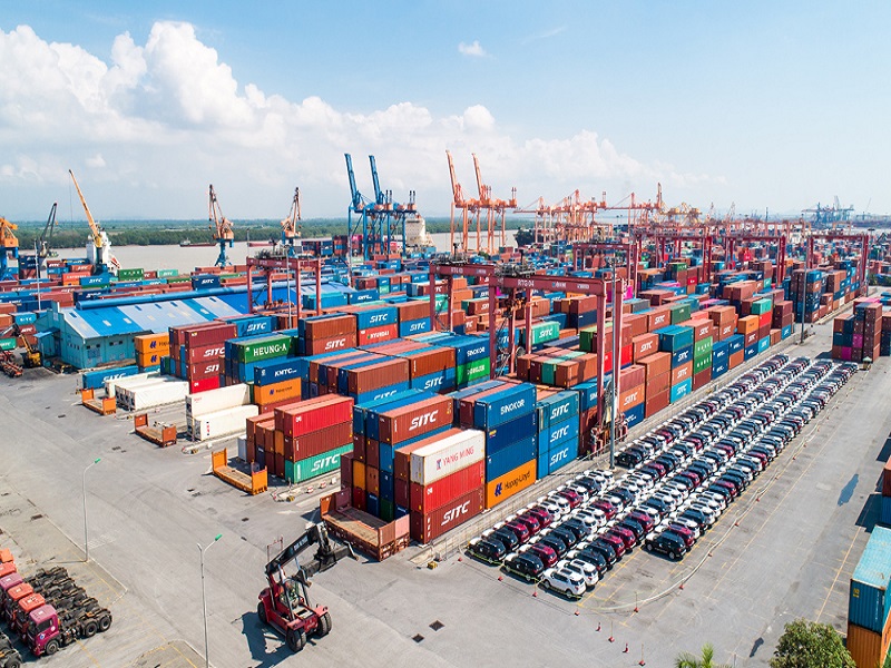 Hải Phòng tiếp tục đổi mới mô hình tăng trưởng, cơ cấu lại nền kinh tế theo định hướng phát triển dựa trên 3 trụ cột chủ yếu đó là: công nghiệp công nghệ cao, cảng biển – logistics, du lịch – thương mại. 