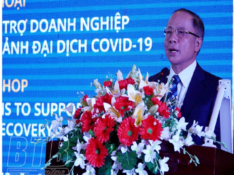 Nguyễn Văn Thân, Phó Chủ tịch Hội đồng tư vấn cải cách thủ tục hành chính của Thủ tướng Chính phủ, Chủ tịch Hiệp hội Doanh nghiệp nhỏ và vừa Việt Nam phát biểu tại hội nghị.