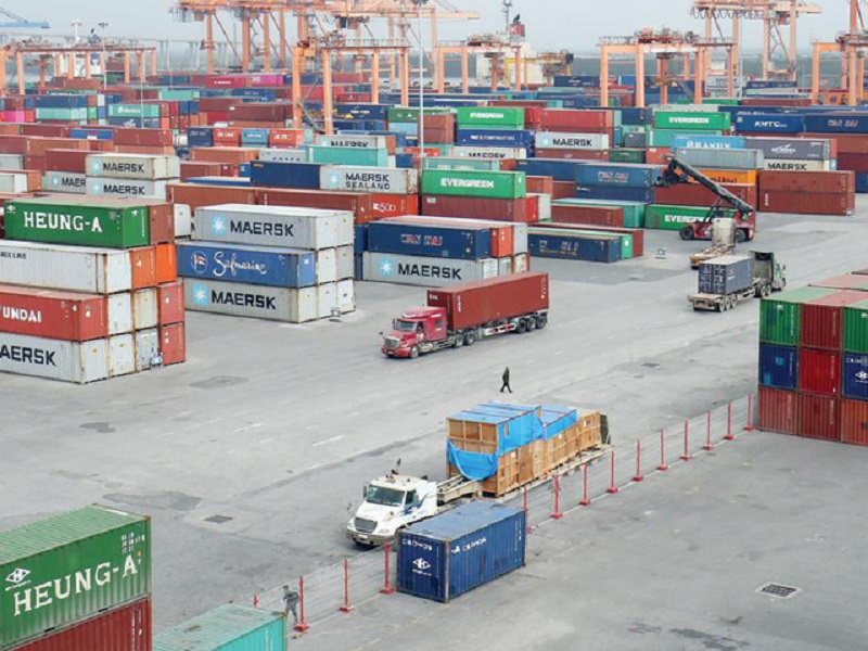 Để góp phần quan trọng vào nâng cao năng lực cạnh tranh của nền kinh tế nói chung và hoạt động thương mại nói riêng, các doanh nghiệp logistics Việt Nam cần chú trọng tập trung vào việc cung cấp các dịch vụ có giá trị gia tăng cao 