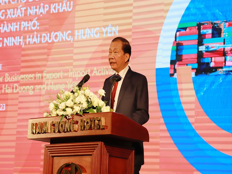 Ông Hoàng Quang Phòng - PCT Liên đoàn Thương mại và Công nghiệp Việt Nam phát biểu tại hội nghị