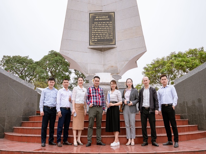 Đại diện Công ty CP Du lịch quốc tế Anpha phối hợp cùng các đơn vị liên quan nghiên cứu, khảo sát tour du lịch mới tại Đồ Sơn