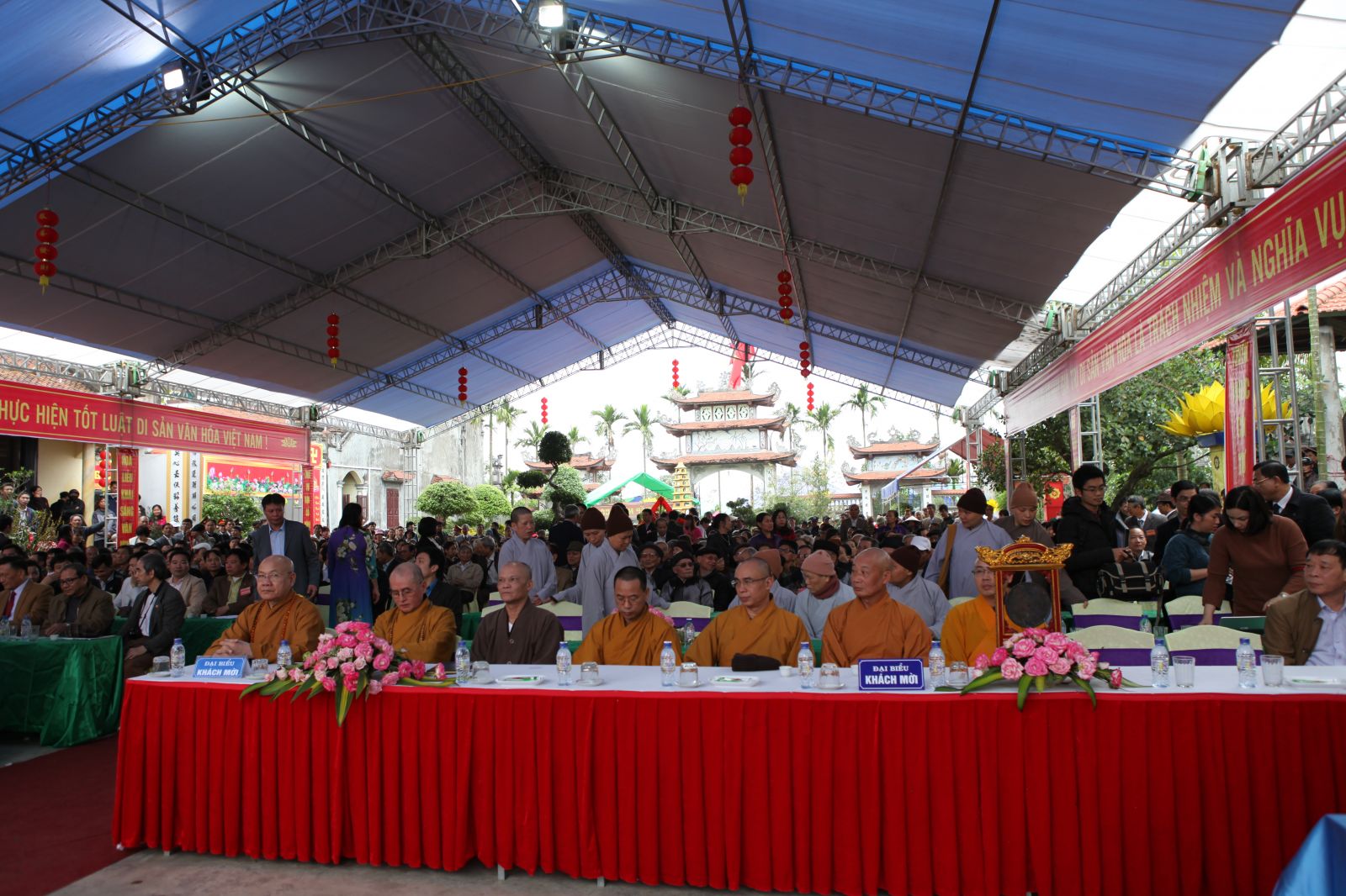 Thầy Thích Quảng Tùng cùng các thầy trong giáo hội Phật giáo Hải Phòng