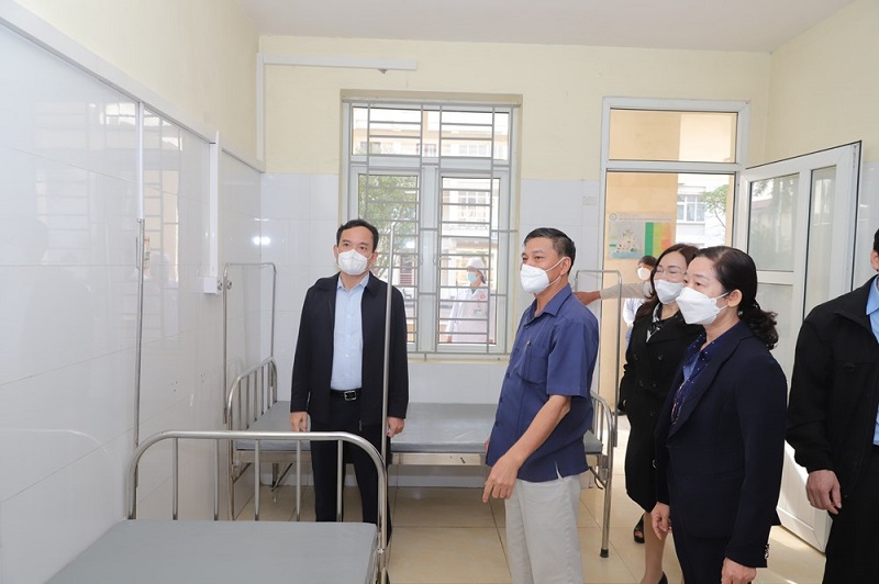 Kiểm tra trang thiết bị, số giường bệnh phục vụ cho công tác cách ly, điều trị F0 tại Trung tâm Y tế huyện Tiên Lãng