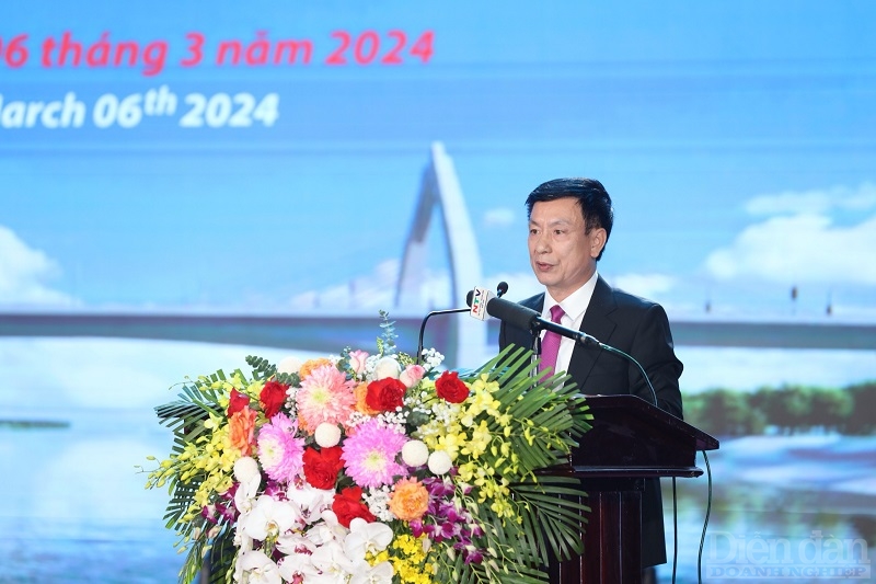Ông Phạm Đình Nghị - Chủ tịch UBND tỉnh Nam Định phát biểu tại hội nghị công bố Quy hoạch tỉnh Nam Định thời kỳ 2021 - 2030, tầm nhìn đến năm 2050 và xúc tiến đầu tư năm 2024