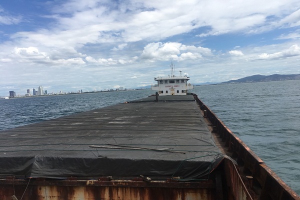 công ty Bảo Long ký hợp đồng vận chuyển bằng tàu Nam Vỹ 79 của công ty CP phát triển dịch vụ Vận tải Trường Thành từ cảng Phú Thái đi cảng Chân Mây.