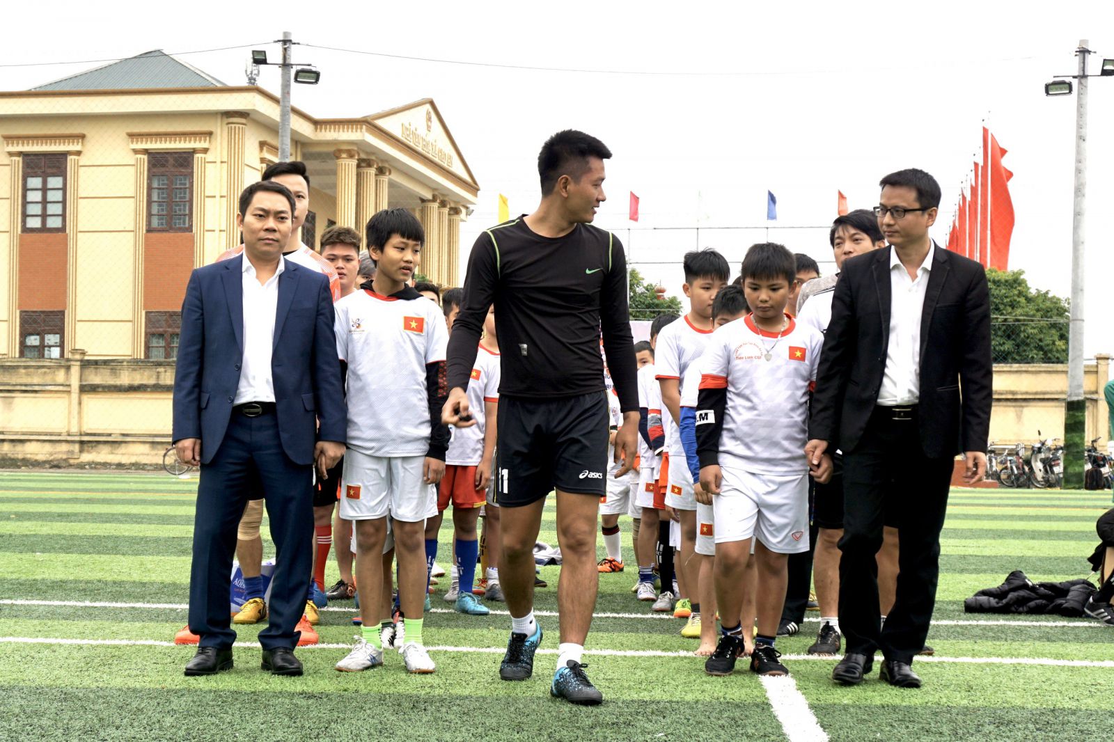 Trung tâm Đào tạo bóng đá trẻ Tiến Linh CGF 