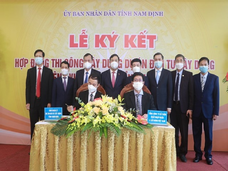 UBND tỉnh Nam Định tổ chức Lễ ký kết hợp đồng thi công, công trình đầu tiên thuộc dự án đầu tư xây dựng Bệnh viện Đa khoa tỉnh