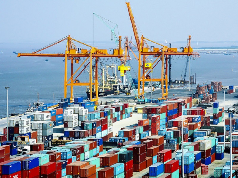 Hai dự án kết nối cảng Lạch Huyện (Hải Phòng) và Cái Mép - Thị Vải (Vũng Tàu) được Cục Đường sắt VN trình Bộ Giao thông Vận tải kêu gọi đầu tư nước ngoài với số vốn gần 90.000 tỷ đồng.