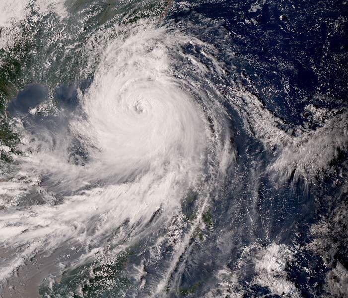 Hình ảnh chụp siêu bão măng Khut