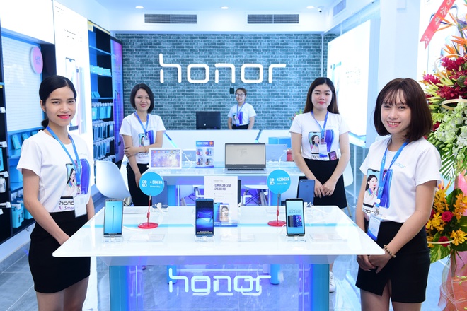Một cửa hàng trưng bày và giới thiệu sản phẩm của Honor tại Việt Nam