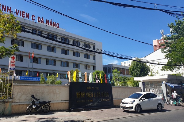 Bệnh viện C Đà Nẵng tiến hành phong tỏa, không tiếp nhận các ca khám bệnh mới để phòng, chống dịch COVID-19.