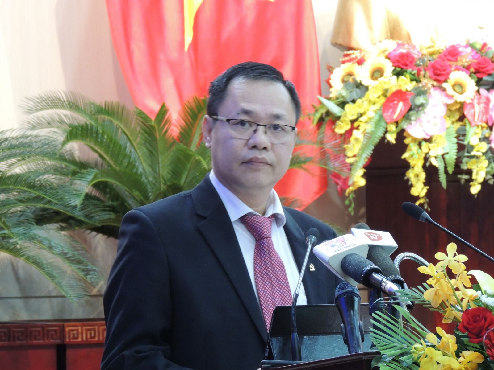 Ông Vũ Quang Hùng, Giám đốc Sở Xây dựng Đà Nẵng trả lơi chất vấn liên quan đến dự án KDL sinh thái Nam Ô.