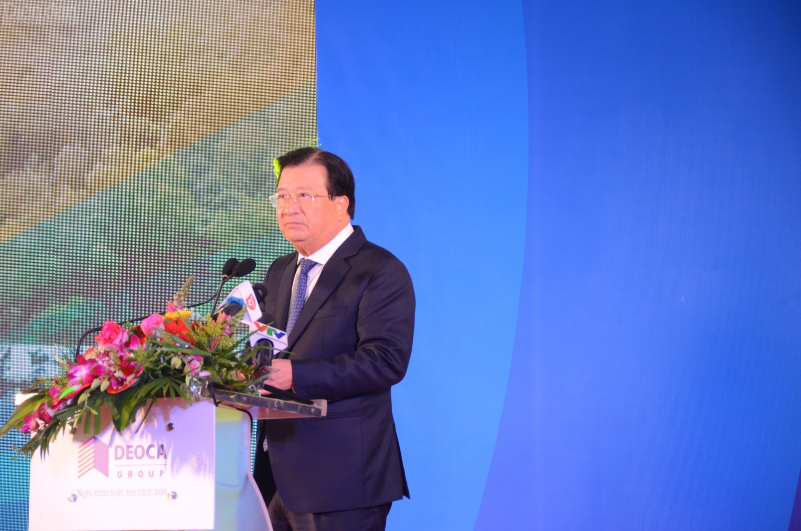 Phó Thủ tướng Trịnh Đình Dũng khẳng định việc xây dựng hầm Hải Vân 2 là cấp thiết.