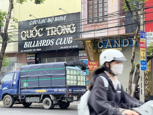 Liên tục sang nhượng và chuyển đổi mô hình kinh doanh nhưng tuyến phố du lịch Nguyễn Văn Thoại, TP Đà Nẵng vẫn ảm đạm.
