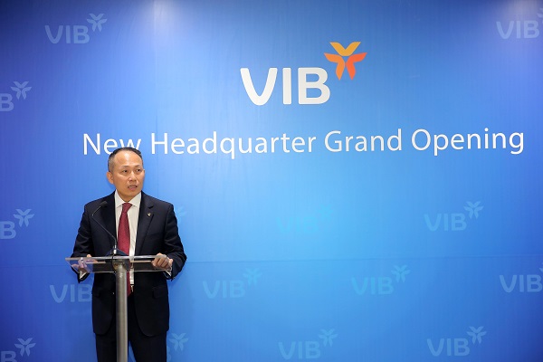 Tổng giám đốc VIB, ông Hàn Ngọc Vũ phát biểu tại sự kiện khai trương trụ sở mới tại TP HCM.