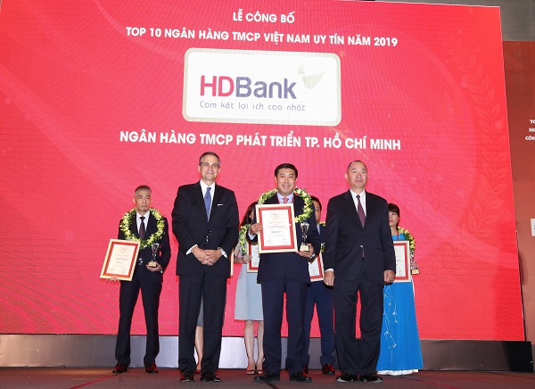 TS.Lê Thành Trung-P.TGĐ HDBankp/nhận Chứng nhận Ngân hàng TMCP Việt Nam Uy tín năm 2019