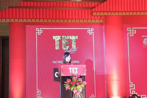Bà Đinh Thị Hồng Vân - Đại diện nhãn hàng Chin-Su phát biểu tại sự kiện công bố Lễ Hội Tết Việt 2020
