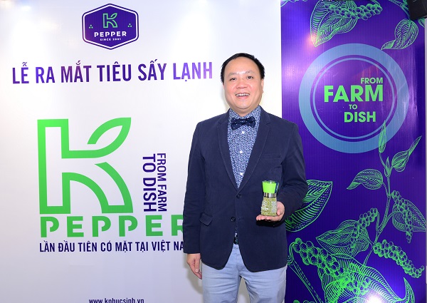 Ông Phan Minh Thông, Chủ tịch HĐQT Phúc Sinh Group, giới thiệu Tiêu sấy lạnh K PEPPER