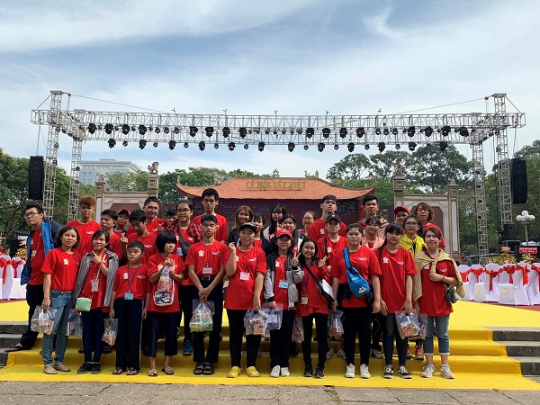 Công ty Masan Consumer kết hợp với Hiệp hội Văn hoá Ẩm thực Việt Nam cùng tổ chức cho các trẻ có hoàn cảnh đặc biệt một chuyến vui chơi, trải nghiệm tại lễ hội Tết Việt