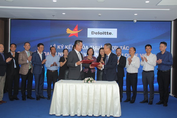 Hội DNT Việt Nam ký kết hợp tác cùng Kiểm toán Deloitte