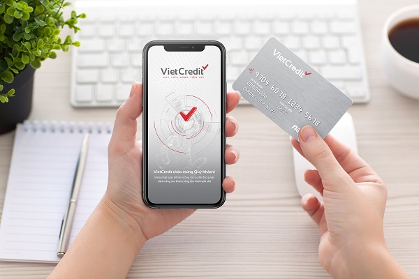 Chủ Thẻ Vay có thể tải ứng dụng VietCredit phiên bản mới để trải nghiệm nhiều tiện ích tối ưu (ảnh: VietCredit)
