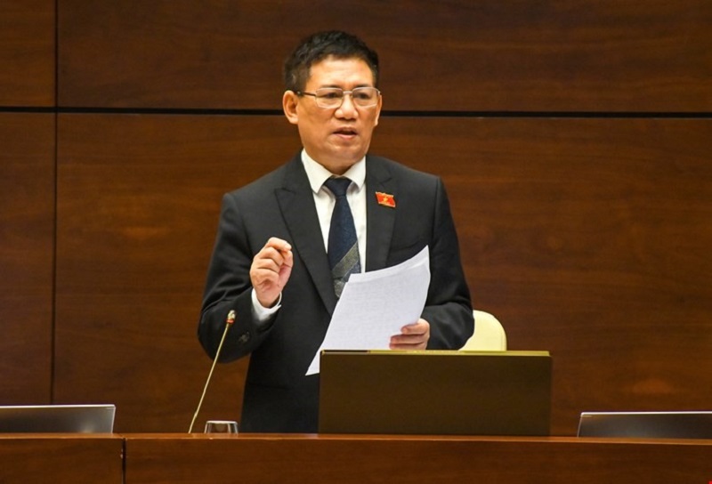 Bộ Trưởng Hồ Đức Phớc phát biểu trong phiên thảo luận kinh tế xã hội (ảnh: Quốc hội)