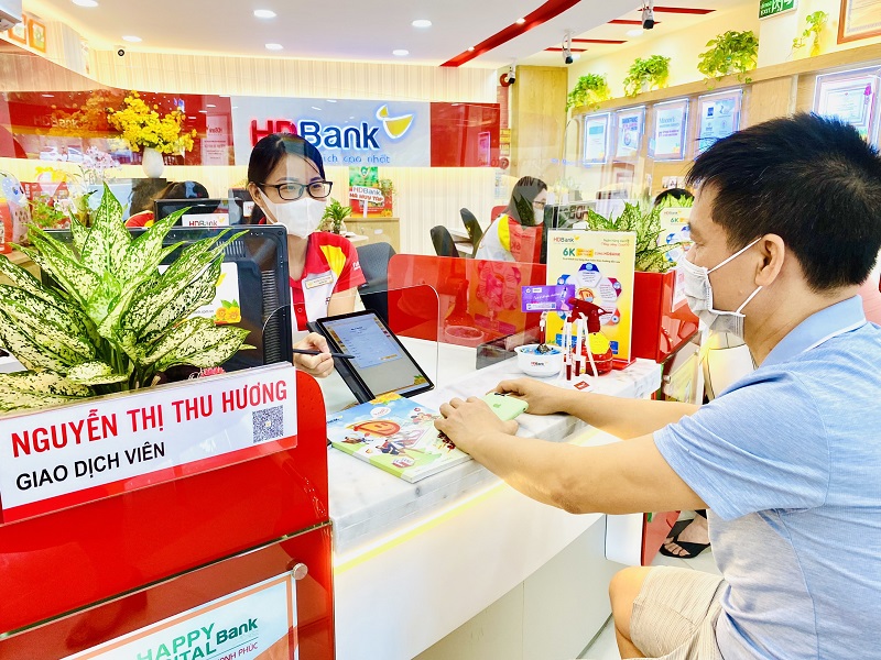 HDBank tối ưu hóa dịch vụ hỗ trợ tài chính cho khách hàng doanh nghiệp và cá nhân. Ảnh: HDB