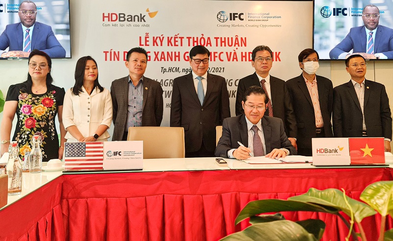 HDBank và IFC ký kết cung cấp khoản vay trị giá 70 triệu USD. Ảnh: HDBank