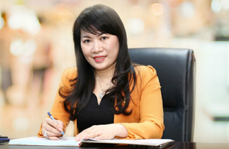 Bà Lương Thị Cẩm Tú (sinh năm 1980) lần thứ 2 được bầu giữ chức Chủ tịch HĐQT Eximbank.
