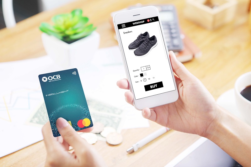 OCB Installment Mastercard Platinum - thẻ tín dụng với tính năng tự động chuyển đổi trả góp tất cả các giao dịch, giúp khách hàng thuận tiện hơn trong các giao dịch. Ảnh: OCB