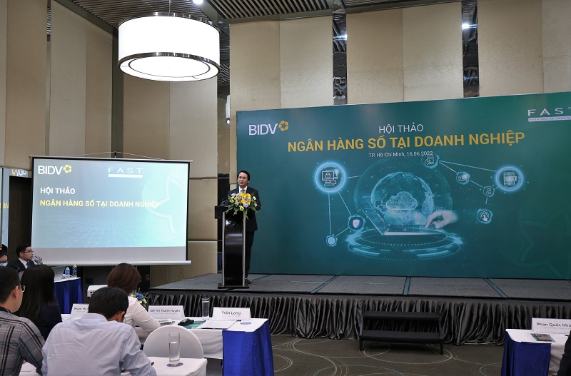 Phó Tổng Giám đốc BIDV Trần Long phát biểu tại hội thảo
