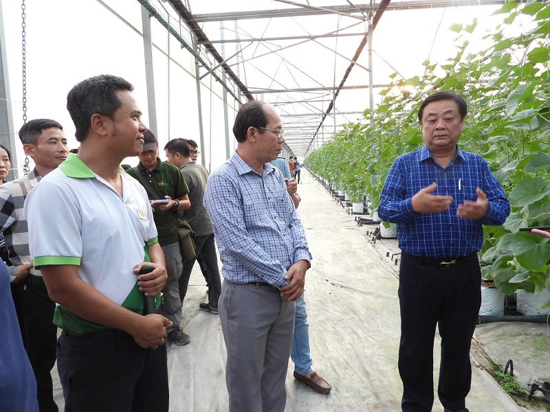 Bộ trưởng Bộ Nông nghiệp và Phát triển Nông thôn thăm nông trường WinEco Củ Chi vào chiều 17/10/2022