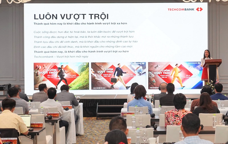  Bà Thái Minh Diễm Tú – Giám đốc Khối Tiếp thị Techcombank chia sẻ tại cuộc họp báo diễn ra ngày 10/11 tại TP.Hồ Chí Minh