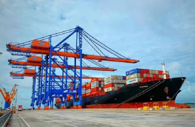 Lượng hàng hóa vận chuyển sụt giảm đe dọa đến doanh thu ngành cảng biển. Ảnh minh họa