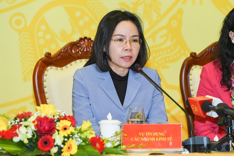 Bà Hà Thu Giang, Vụ trưởng Vụ tín dụng các ngành kinh tế (NHNN)