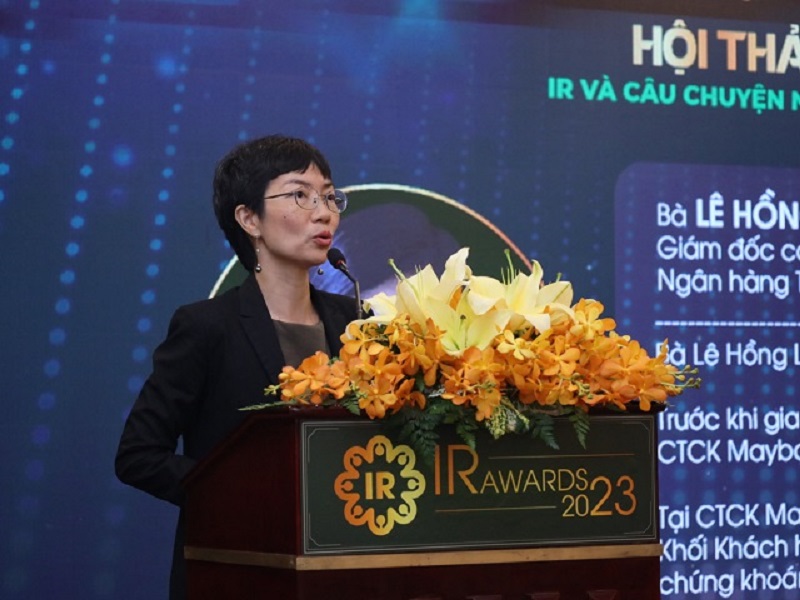 Bà Lê Hồng Liên - Giám đốc cao cấp Quan hệ Nhà đầu tư, Ngân hàng TMCP Kỹ Thương Việt Nam (Techcombank, HoSE: TCB)