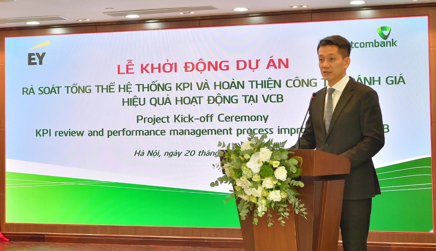 Ông Nguyễn Việt Long – Phó Tổng Giám đốc EY VN phát biểu cam kết thực hiện dự án