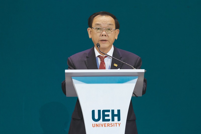 GS.TS. Nguyễn Đông Phong - Chủ tịch Hội đồng Đại học Kinh tế TP. Hồ Chí Minh phát biểu khai mạc buổi lễ 