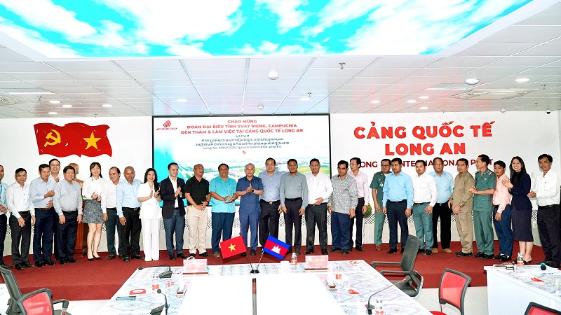 Đoàn Lãnh đạo tỉnh Long An và Dongtam Group đón tiếp,p/đón tiếp và làm việc với Đoàn Đại biểu tỉnh Svay Rieng, Vương quốc Campuchia 